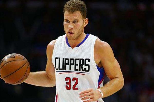 她凭借着坚 她凭借着坚