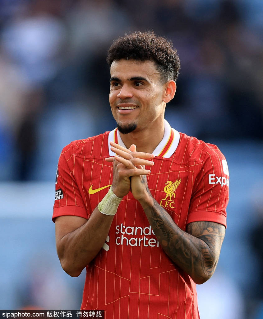 中展现了他 中展现了他