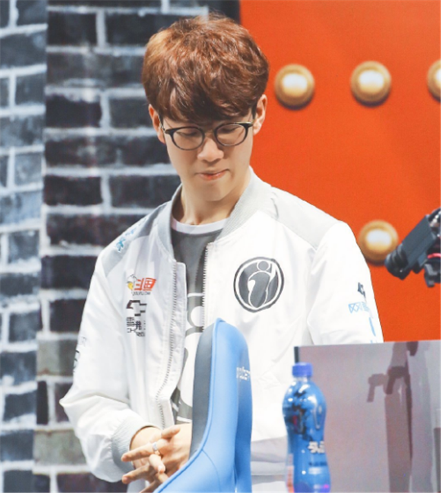 多守位并非 多守位并非